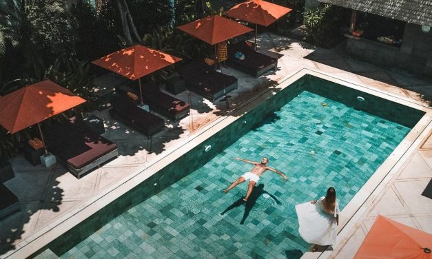 How To Navigate Seminyak Nightlife As A Solo Traveler?