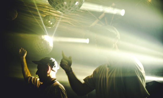 Seminyak Surfing Reviews And Tips